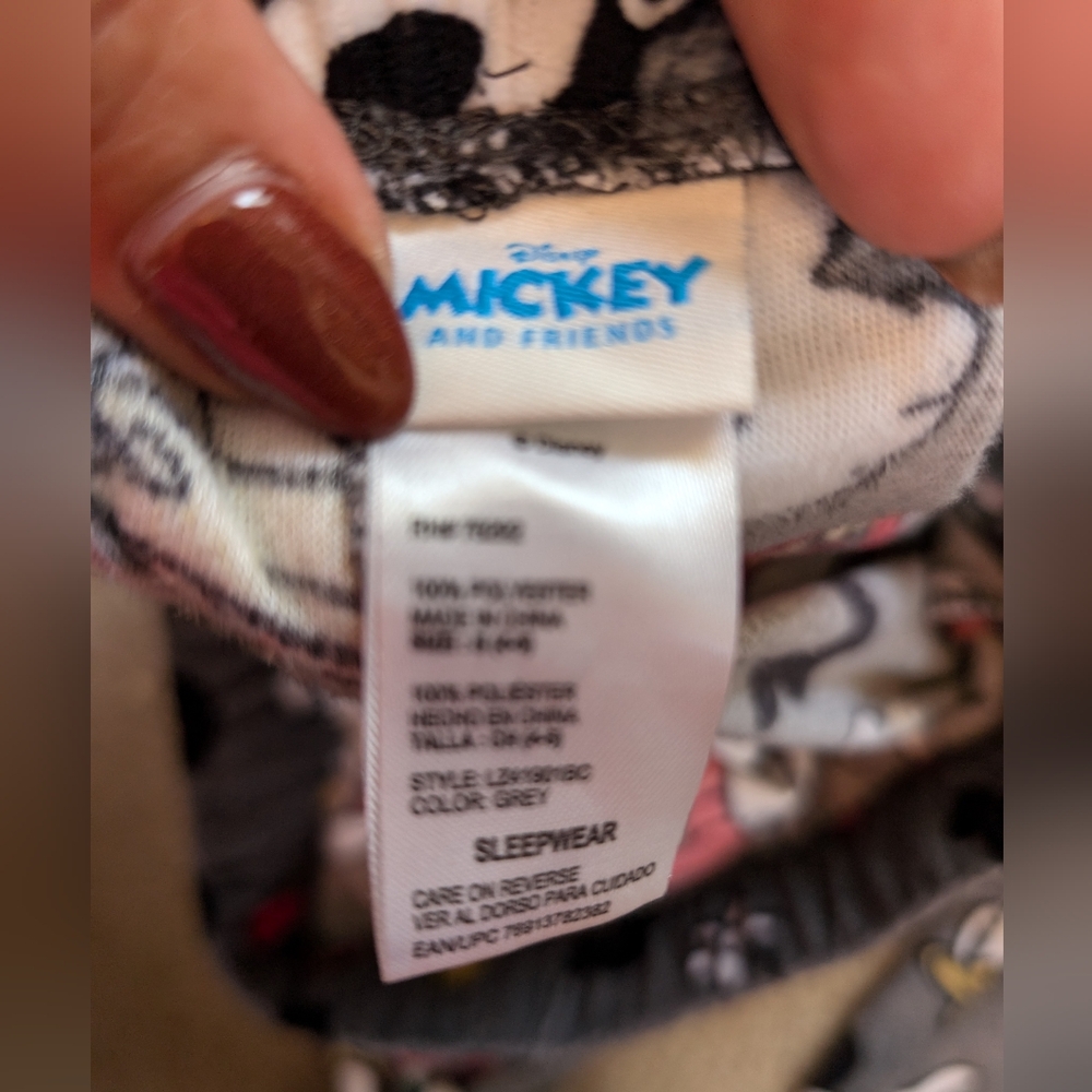 Disney pajamas - Picture 6 of 6